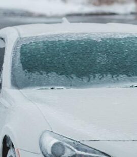 jäinen auto jossa lisälämmitin